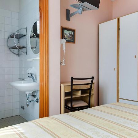 Hotel Sorriso Римини Екстериор снимка