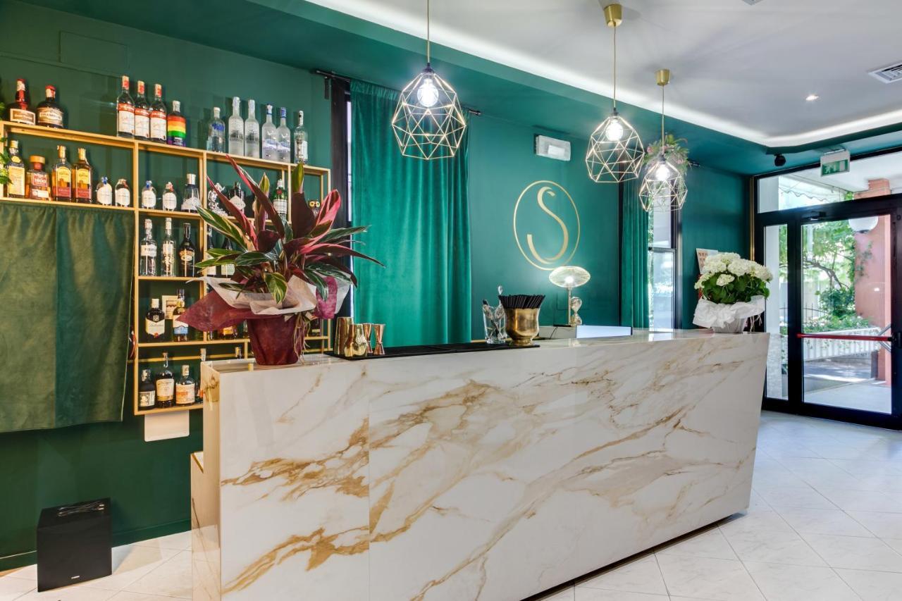 Hotel Sorriso Римини Екстериор снимка
