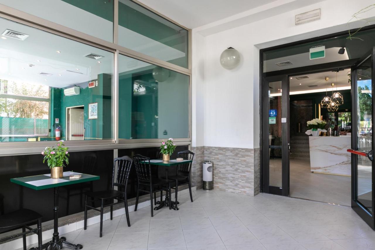 Hotel Sorriso Римини Екстериор снимка