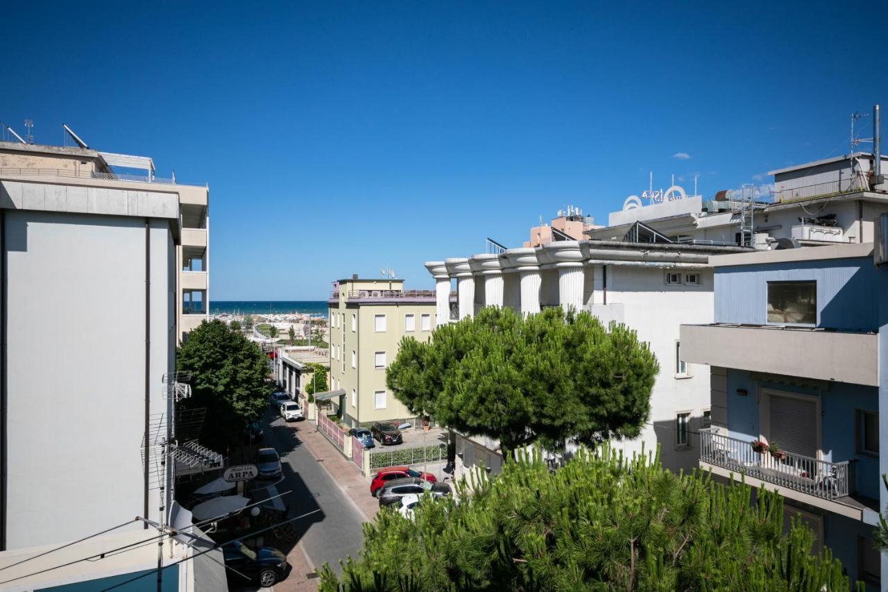 Hotel Sorriso Римини Екстериор снимка