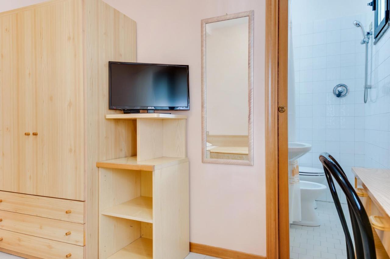 Hotel Sorriso Римини Екстериор снимка