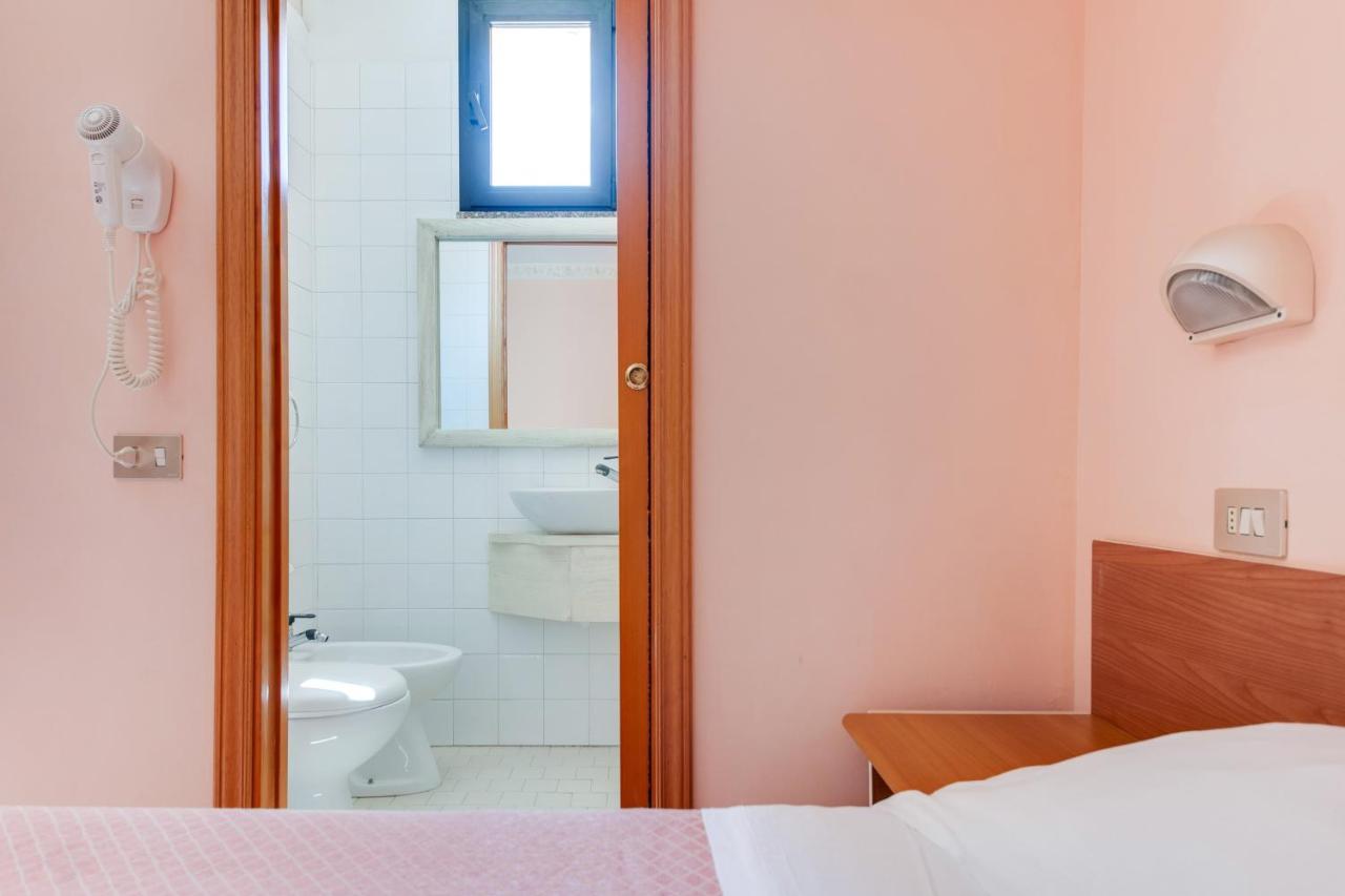 Hotel Sorriso Римини Екстериор снимка