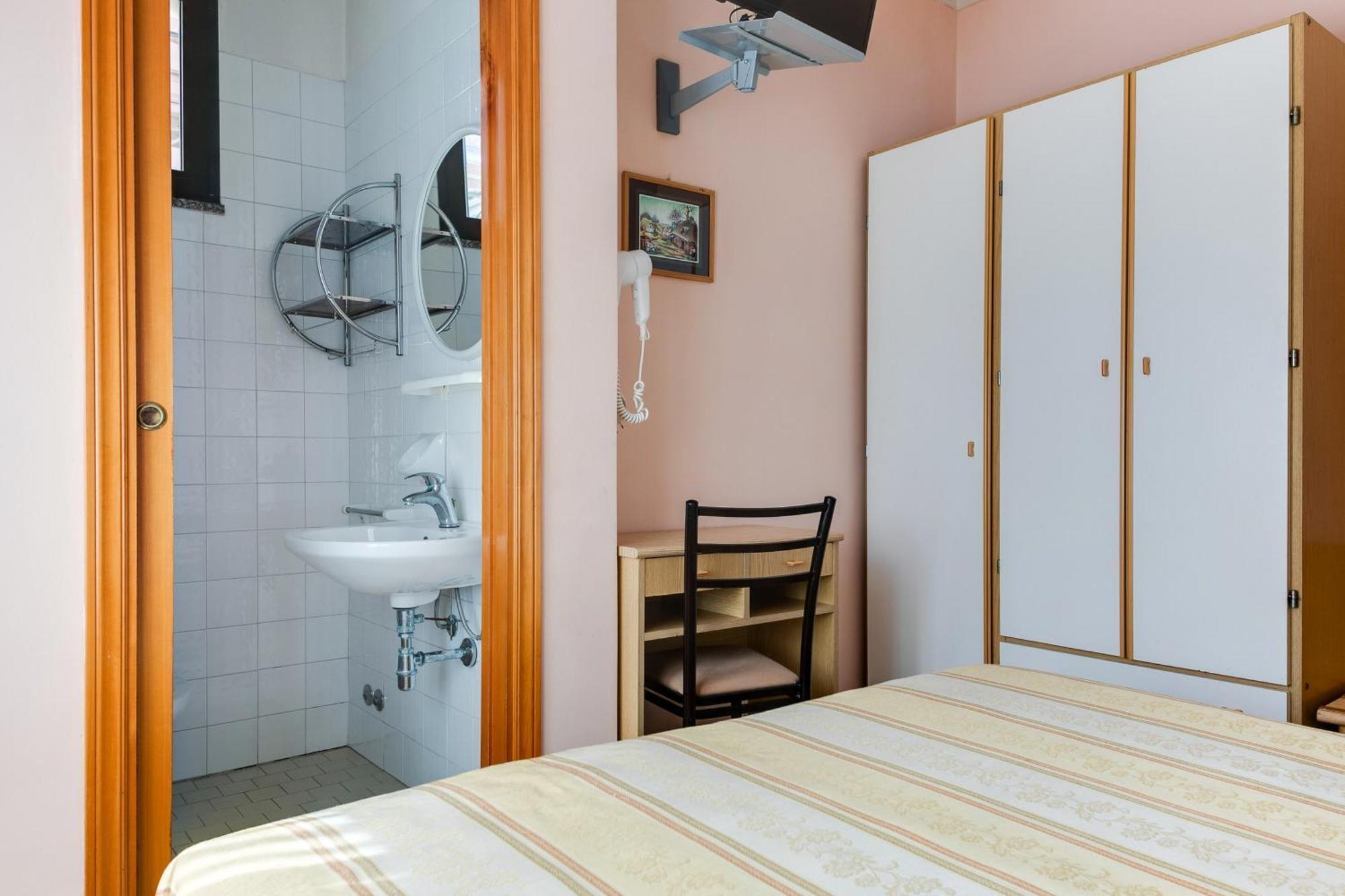Hotel Sorriso Римини Екстериор снимка